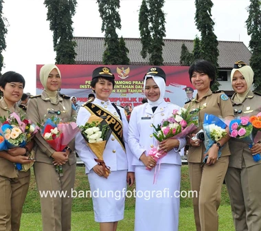 jasa foto wisuda di Bandung
